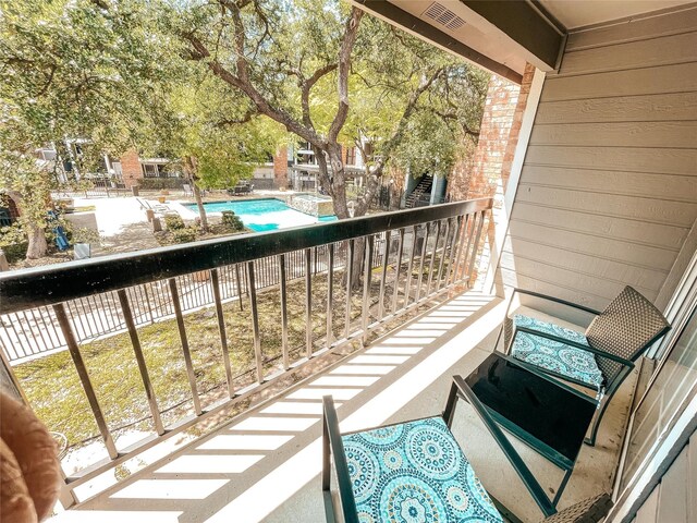 18333 Roehampton Dr Unit 123, Dallas, TX 75252 - laundry area featuring baseboards and separate washer and dryer