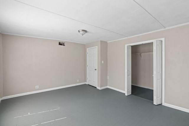 6518 Meade St, Dallas, TX 75232 - unfurnished bedroom featuring baseboards and a closet