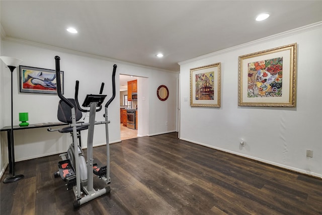 exercise area with recessed lighting, crown molding, baseboards, and wood finished floors