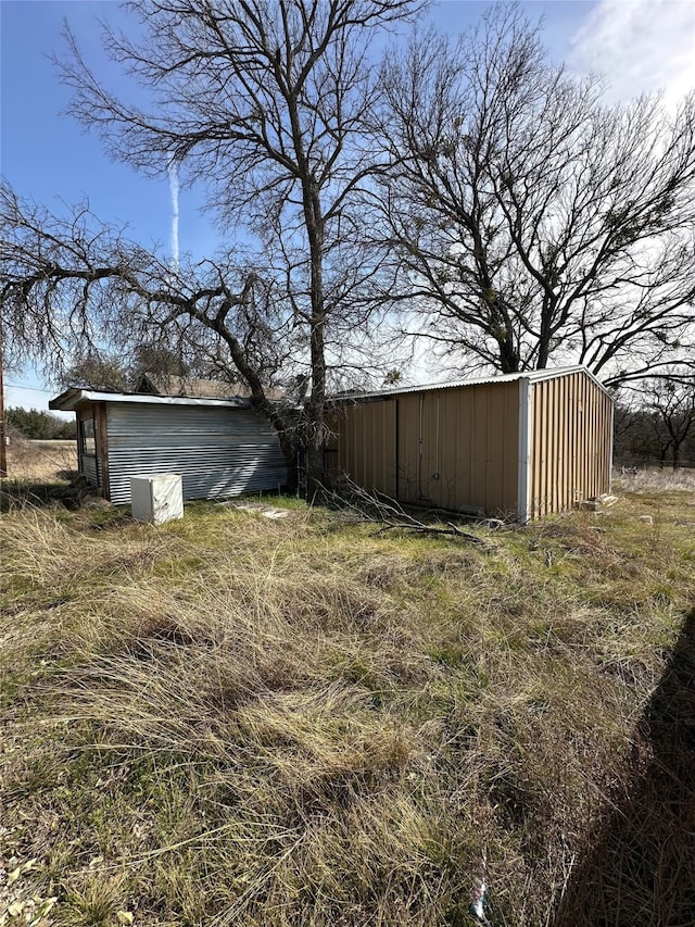 Listing photo 2 for 125 Robinson St, Lake Bridgeport TX 76426