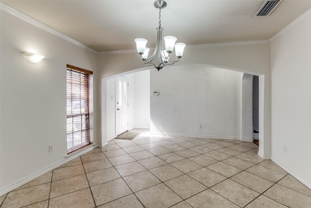 empty room featuring visible vents, arched walkways, crown molding, and a chandelier