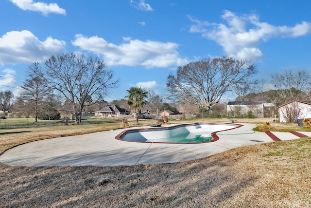 6090 Dorchester Cir, Keithville, LA 71047 - view of swimming pool with a fenced in pool and a lawn