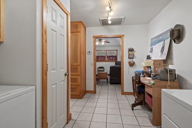 washroom with ceiling fan, light tile patterned flooring, laundry area, visible vents, and baseboards