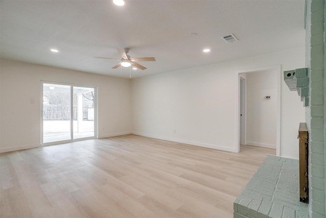 unfurnished room with light wood finished floors, visible vents, baseboards, ceiling fan, and recessed lighting