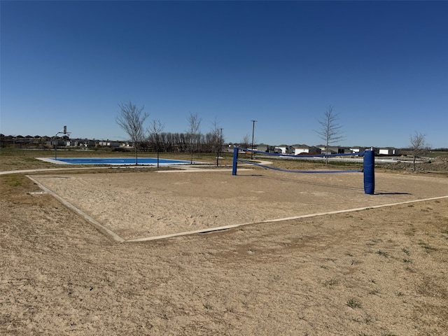 surrounding community with volleyball court