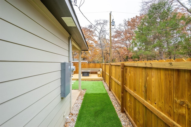 view of yard featuring a fenced backyard