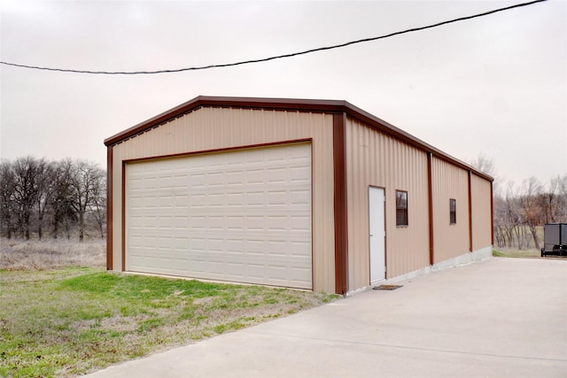 view of detached garage