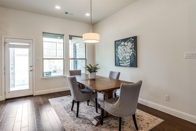 dining area featuring recessed lighting, visible vents, dark wood finished floors, and baseboards