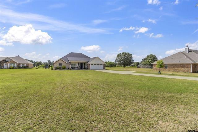 Listing photo 2 for 14828 County Road 424, Lindale TX 75771