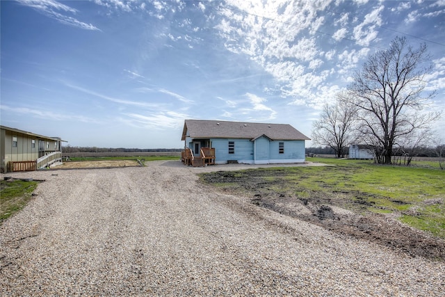 view of front of home with driveway