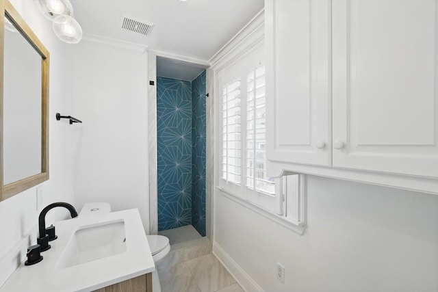 full bath with visible vents, baseboards, toilet, and a shower stall