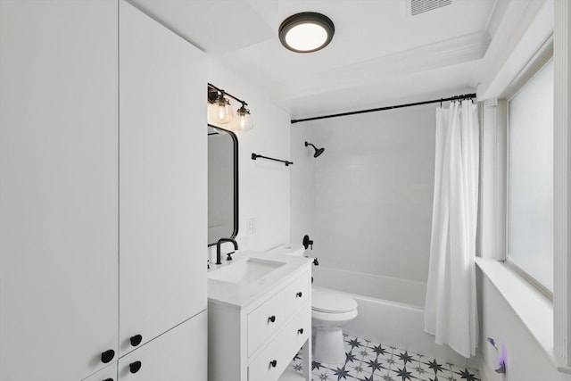 full bath with vanity, shower / bathtub combination with curtain, visible vents, tile patterned floors, and toilet