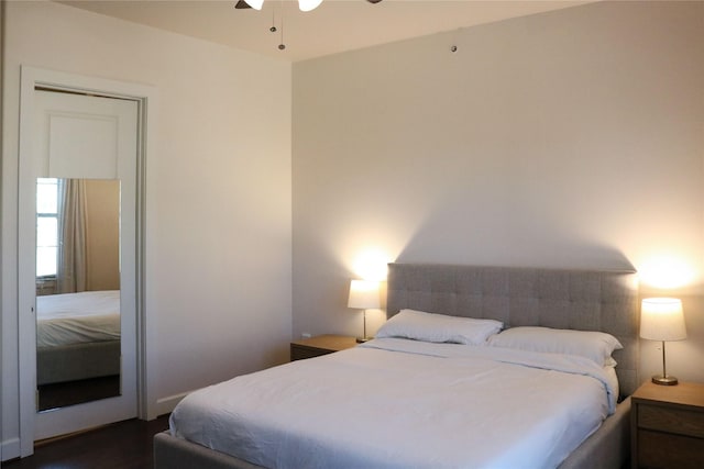 bedroom featuring ceiling fan