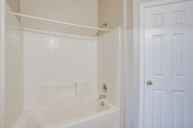 bathroom with shower / bathtub combination