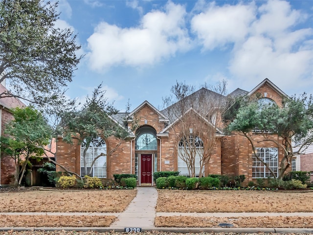 view of front facade with brick siding