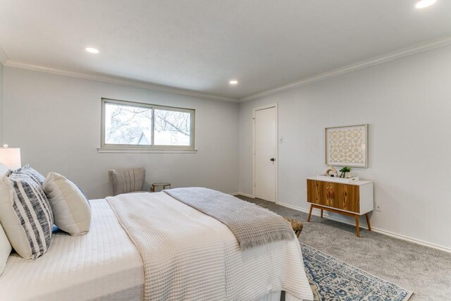 bedroom featuring carpet floors, recessed lighting, ornamental molding, and baseboards