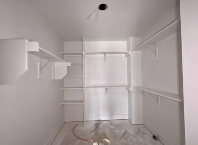 9475 Timberleaf Dr, Dallas, TX 75243 - view of walk in closet