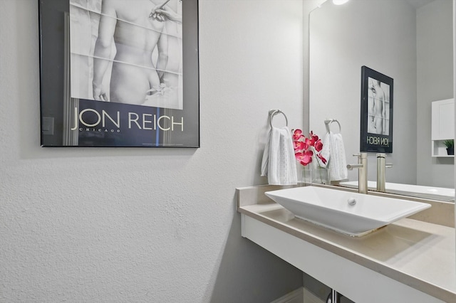 bathroom featuring a sink