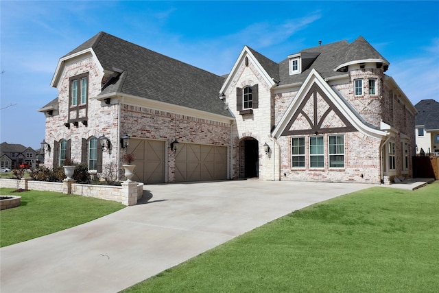 view of front of property featuring roof with shingles, brick siding, and a front lawn