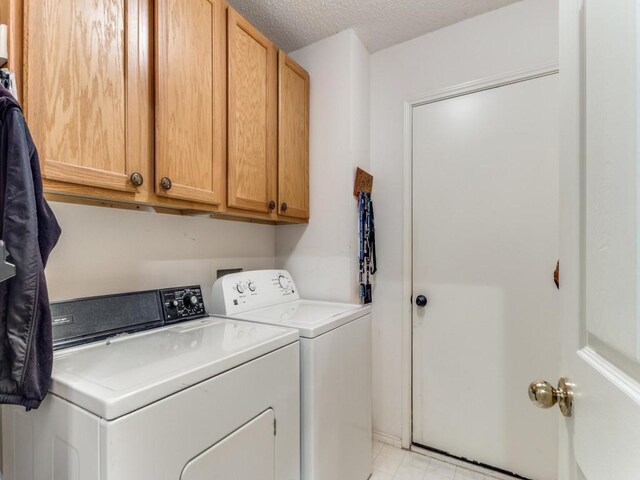3605 Kales Ln, Flower Mound, TX 75022 - kitchen with decorative backsplash, a ceiling fan, a center island, a sink, and black appliances