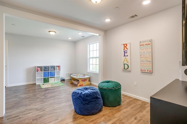 399 Brindley Rd, Maypearl, TX 76064 - game room with baseboards, visible vents, recessed lighting, and wood finished floors