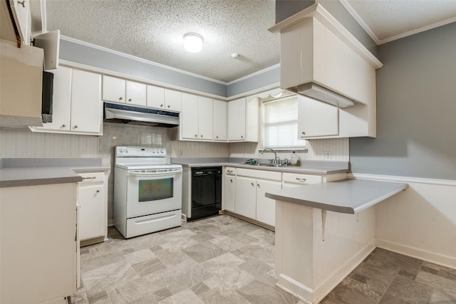 kitchen featuring white electric stove, under cabinet range hood, a peninsula, a sink, and dishwasher