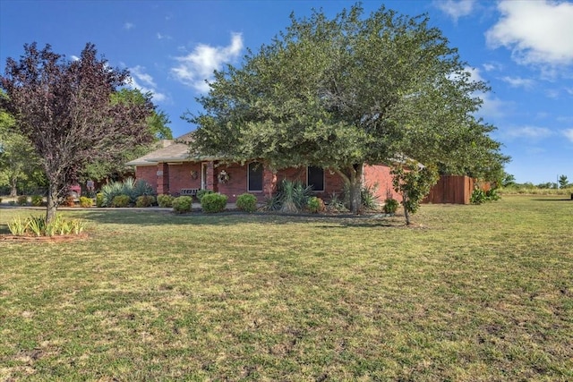 view of front of property with a front yard