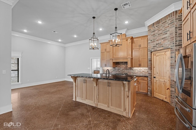 kitchen featuring visible vents, smart refrigerator, backsplash, and baseboards