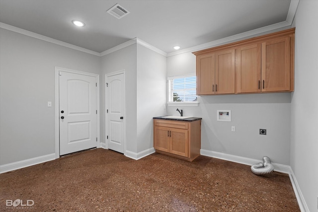 clothes washing area featuring electric dryer hookup, visible vents, washer hookup, recessed lighting, and baseboards