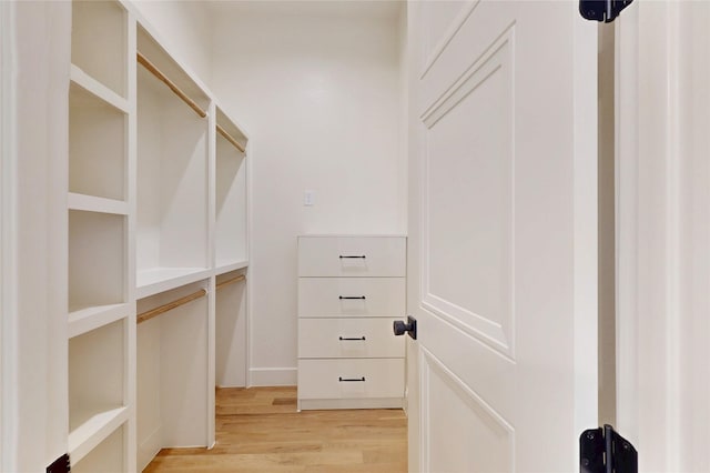 2005 Meadowlark Ct, Aledo, TX 76008 - walk in closet featuring light wood finished floors