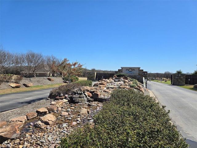 Listing photo 2 for 8050 White Dr, Granbury TX 76049