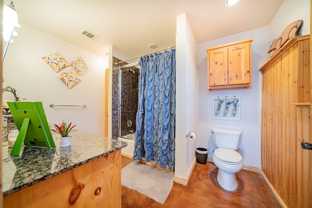 bathroom featuring visible vents, shower / bathtub combination with curtain, toilet, and baseboards