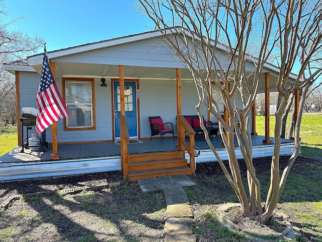 view of front facade with covered porch