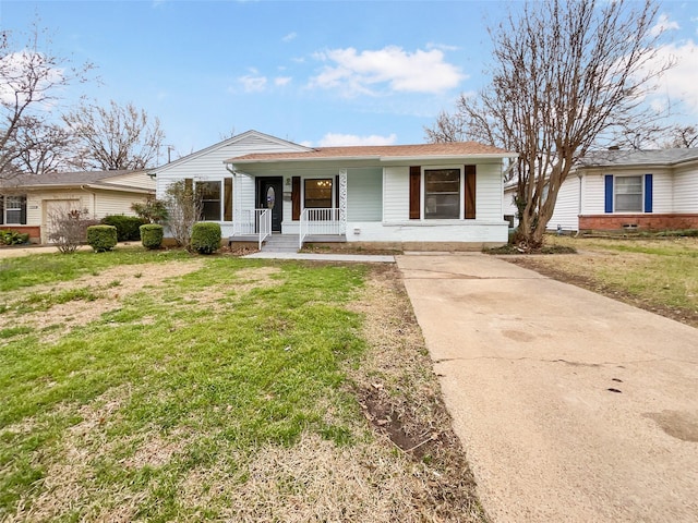 view of front of property with a porch and a front lawn