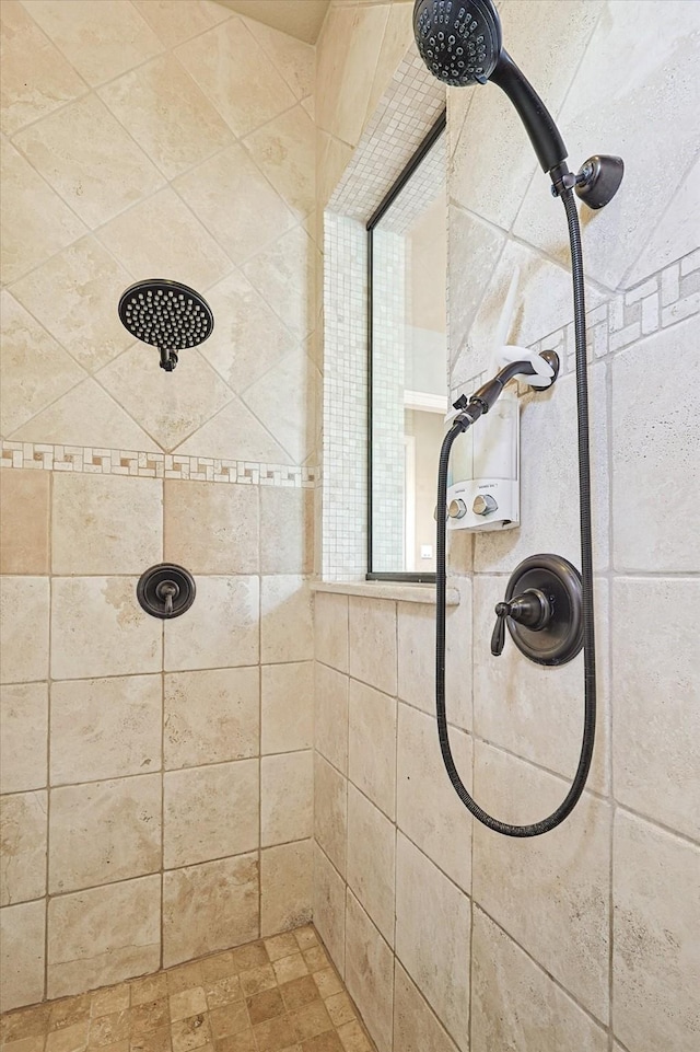 7300 Mitchell Ct, Lantana, TX 76226 - bathroom featuring a tile shower