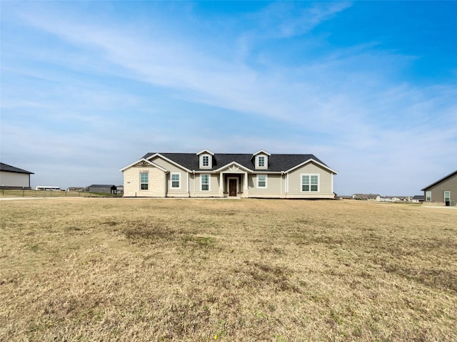 view of front of property with a front yard