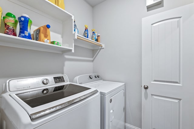 623 Woodridge Dr, Oak Point, TX 75068 - laundry room featuring washer and clothes dryer