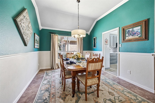 dining space featuring lofted ceiling, crown molding, and a textured wall