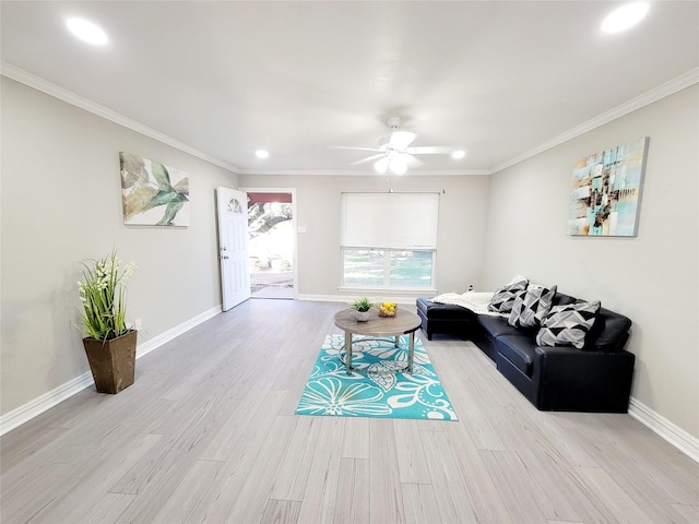 living room featuring baseboards, recessed lighting, ornamental molding, wood finished floors, and a ceiling fan