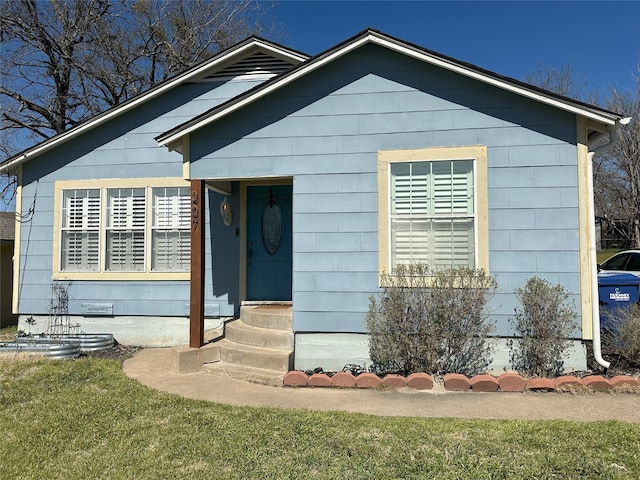 bungalow with crawl space and entry steps