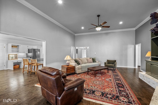 living area featuring recessed lighting, a ceiling fan, dark wood-style flooring, and ornamental molding