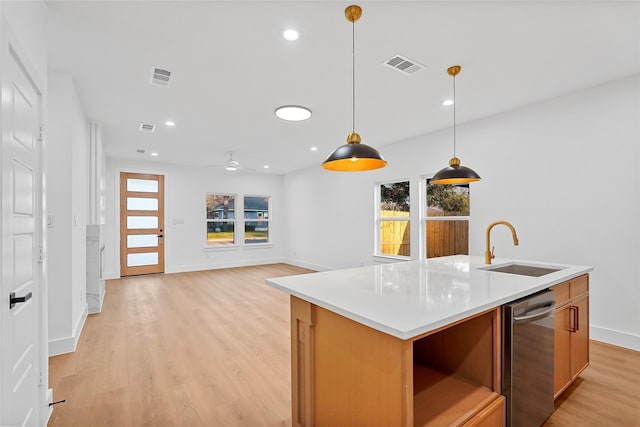 kitchen featuring visible vents, light wood-style flooring, a sink, recessed lighting, and dishwasher