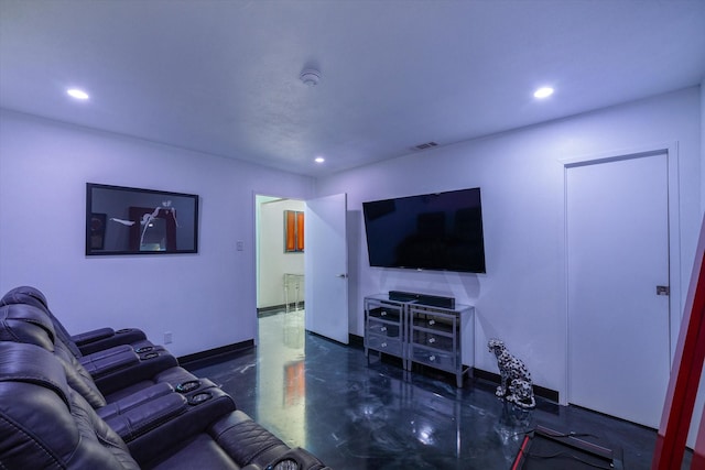 living area with visible vents, recessed lighting, and baseboards