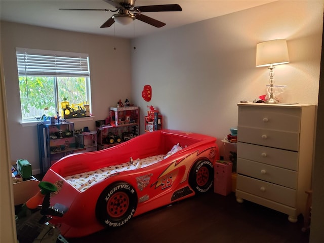 bedroom featuring a ceiling fan