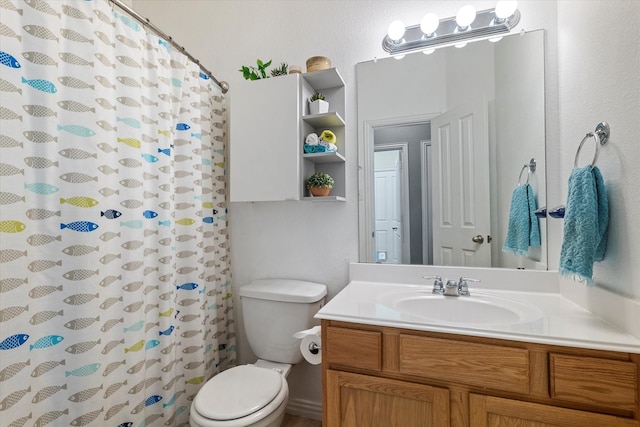 full bath with vanity, a shower with shower curtain, and toilet