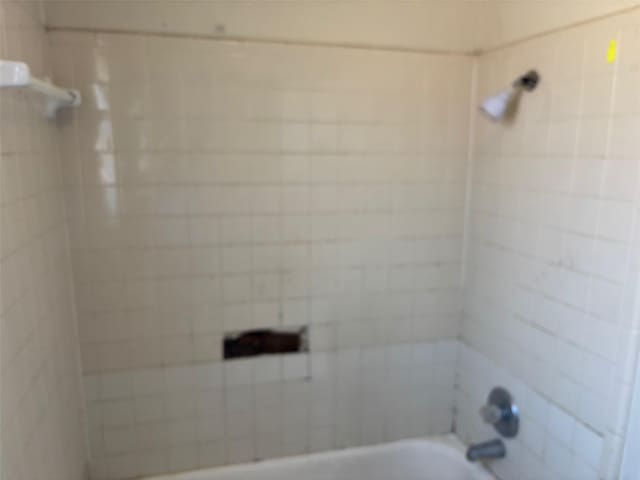 full bath with shower / bath combination