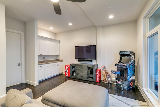 2324 Centurion Ct, Dallas, TX 75204 - living area featuring dark wood-style flooring, a ceiling fan, recessed lighting, and baseboards