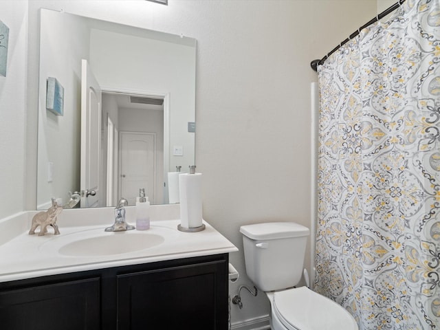 14157 Stallion Ridge Dr, Dallas, TX 75253 - bathroom with visible vents, curtained shower, toilet, and vanity