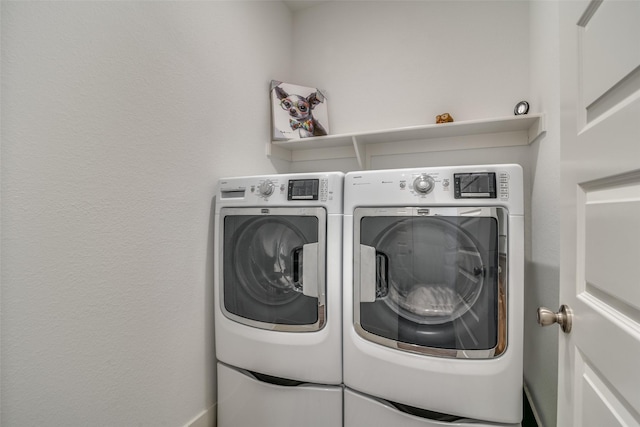 1913 Recioto Dr, Mclendon Chisholm, TX 75032 - clothes washing area featuring washer and dryer