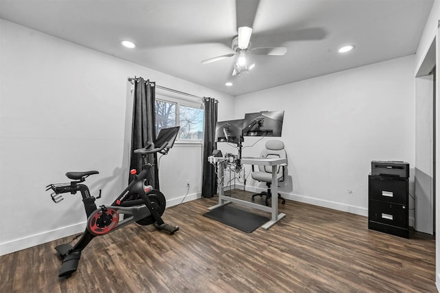 exercise room featuring recessed lighting, baseboards, wood finished floors, and a ceiling fan